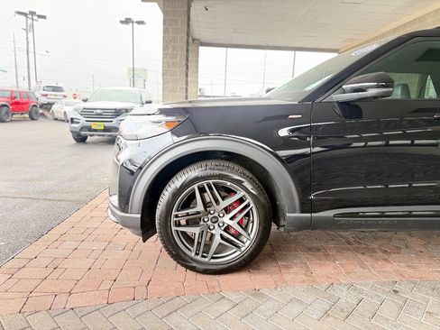 Used 2025 Ford Explorer ST-Line w/ ST-Line Street Pack image 5