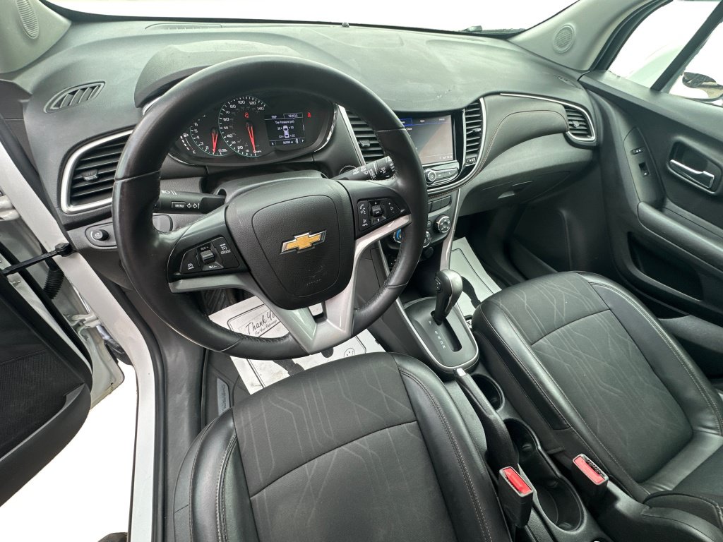 Used 2020 Chevrolet Trax LT w/ LT Convenience Package FWD image 30