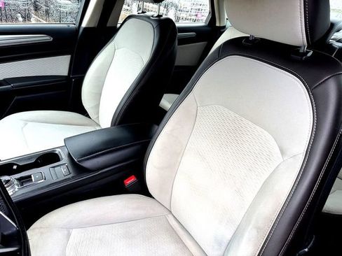 Used 2019 Ford Fusion SE w/ Equipment Group 151A image 10