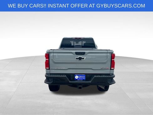 Used 2025 Chevrolet Silverado 2500 ZR2 AWD/4WD image 3