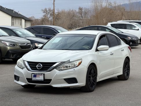 Used 2016 Nissan Altima 2.5 S w/ Power Driver Seat Package FWD image 9