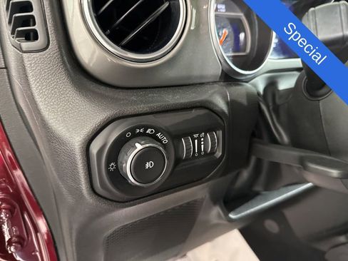 Used 2022 Jeep Wrangler Unlimited Sahara w/ Cold Weather Group AWD/4WD image 19