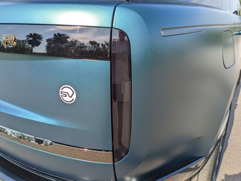 New 2025 Land Rover Range Rover SV image 8