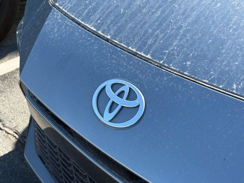 Used 2025 Toyota Camry SE FWD image 8