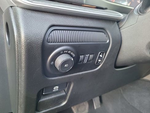 Used 2024 Jeep Wagoneer Series II w/ Flexible Seating Group image 18