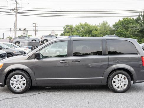 Used 2018 Dodge Grand Caravan SE w/ UConnect Hands-Free Group FWD image 5