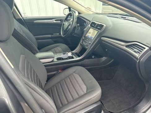 Used 2020 Ford Fusion SE FWD image 38