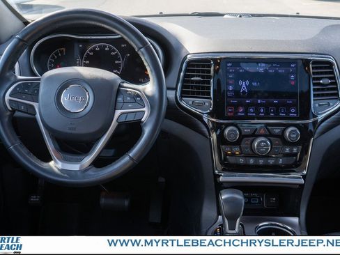 Used 2020 Jeep Grand Cherokee Laredo w/ Laredo X Package image 14