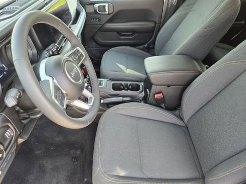 Used 2025 Jeep Wrangler Sahara w/ Safety Group image 16