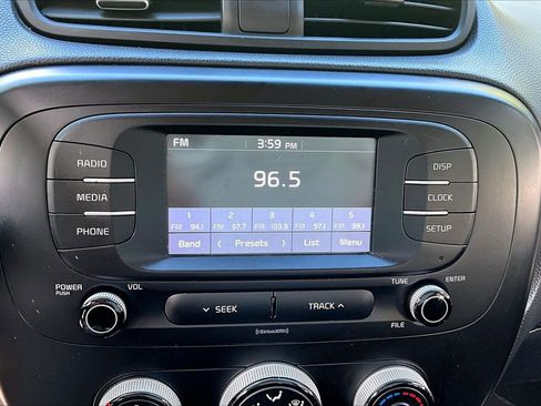Used 2019 Kia Soul FWD image 23