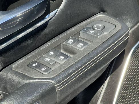 Used 2025 RAM 1500 Laramie AWD/4WD image 17