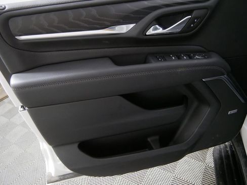 Used 2023 GMC Yukon Denali image 12