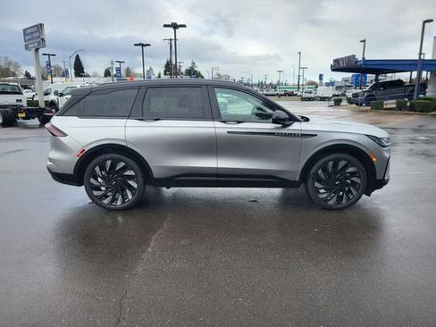 New 2026 Lincoln Nautilus Reserve w/ Jet Appearance Package image 9