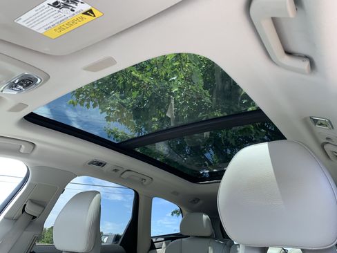 Used 2018 Volvo XC60 T8 Inscription w/ Vision Package AWD/4WD image 28
