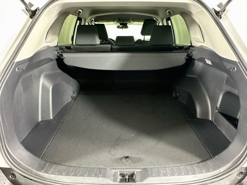 Used 2021 Toyota RAV4 LE FWD image 27