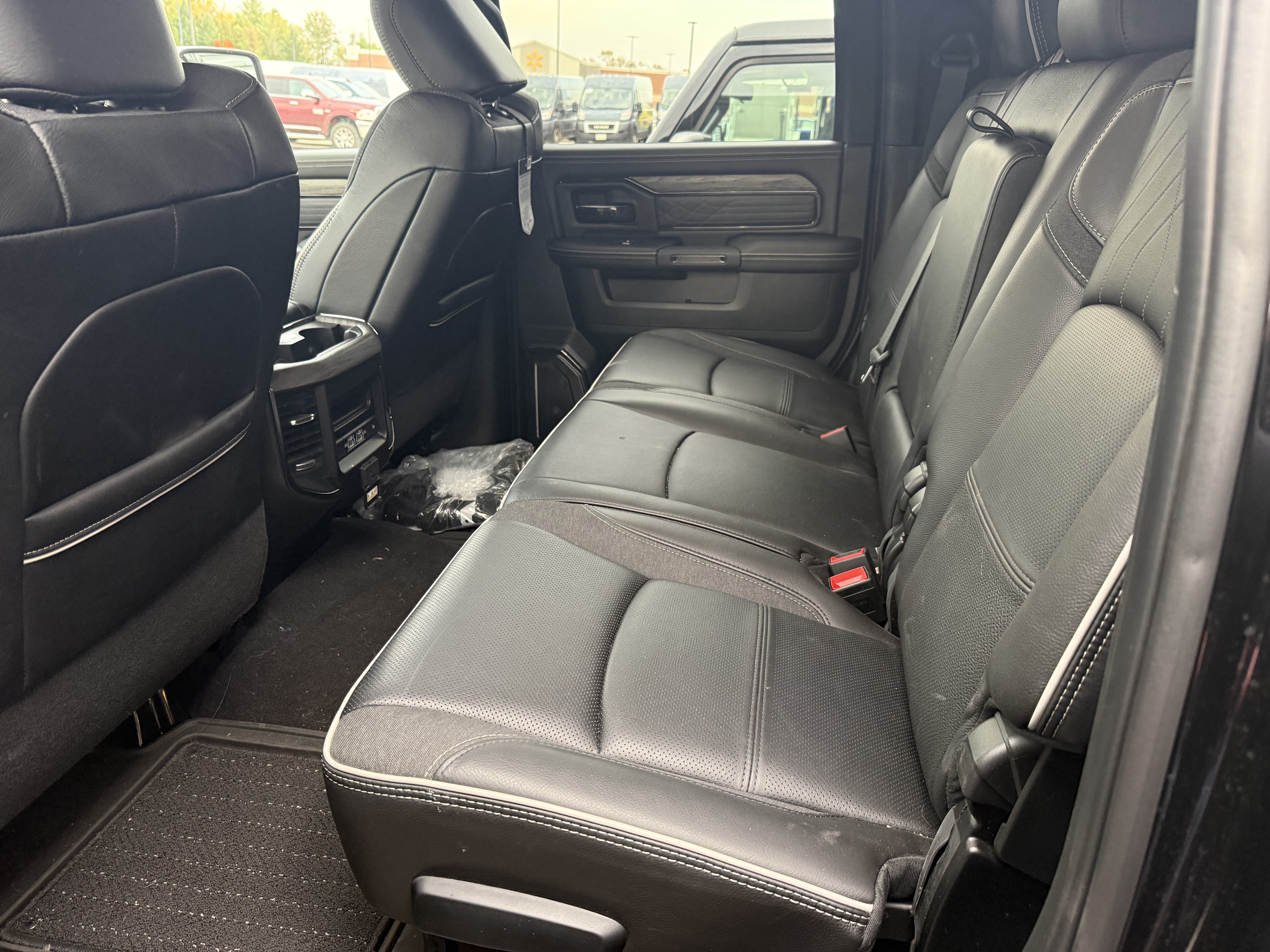 Used 2025 RAM 2500 Limited AWD/4WD image 11