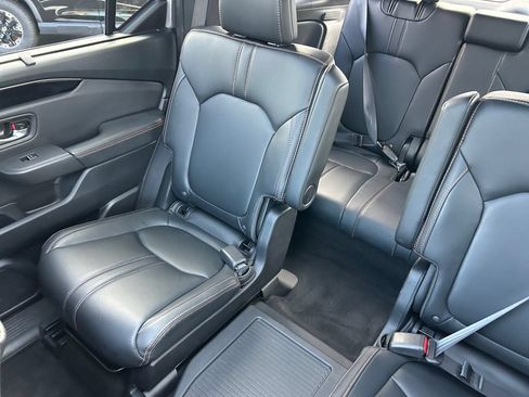 Used 2024 Honda Pilot TrailSport image 17