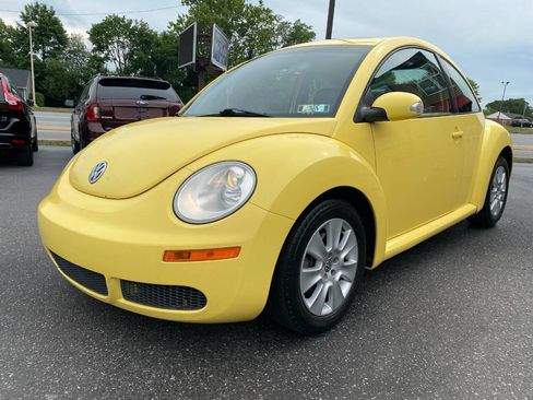 Used 2009 Volkswagen Beetle Coupe FWD image 7