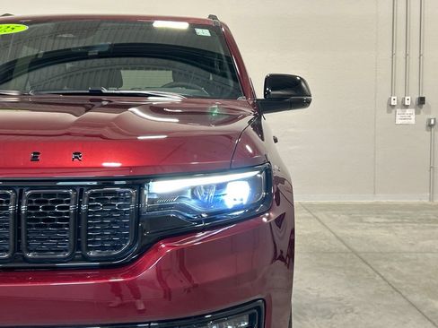 Used 2025 Jeep Wagoneer Series II w/ Premium Group I AWD/4WD image 10