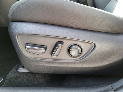 Used 2025 Toyota RAV4 XLE image 13