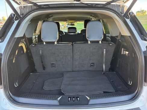 Used 2024 Ford Explorer Limited image 12
