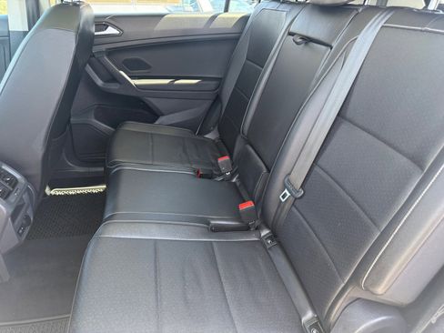 Used 2021 Volkswagen Tiguan SE w/ Panoramic Sunroof Package FWD image 23