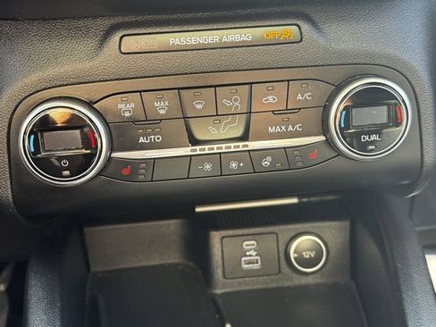 Used 2020 Ford Escape Titanium w/ Titanium Premium Package 2.0 image 27