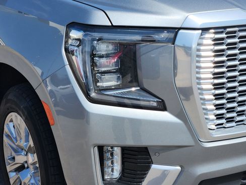Used 2023 GMC Yukon XL Denali RWD image 10