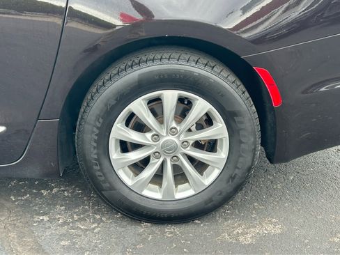 Used 2018 Chrysler Pacifica Touring-L w/ Advanced Safetytec Group FWD image 58