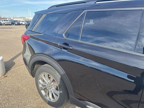 Certified 2023 Ford Explorer XLT w/ Equipment Group 202A image 10