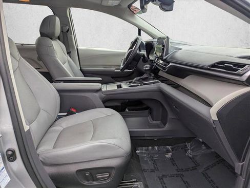 Certified 2022 Toyota Sienna Limited image 21