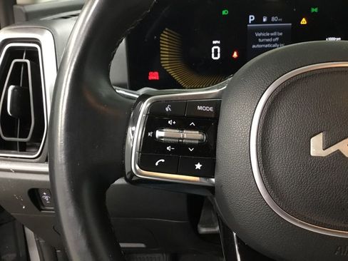 Used 2025 Kia Sorento S image 13