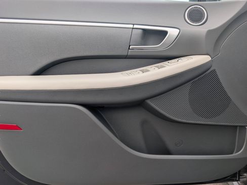 Used 2025 Hyundai Sonata SE FWD image 13