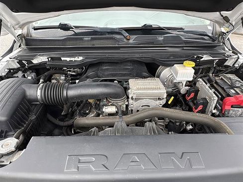 Used 2019 RAM 1500 Laramie AWD/4WD image 32