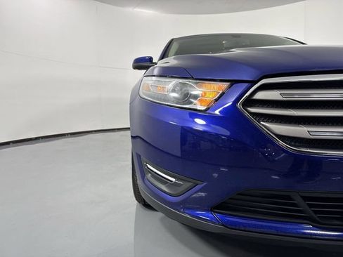 Used 2013 Ford Taurus SEL image 28