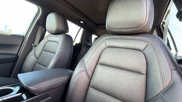 Used 2026 Chevrolet Equinox LT w/ Convenience Package II AWD/4WD image 11