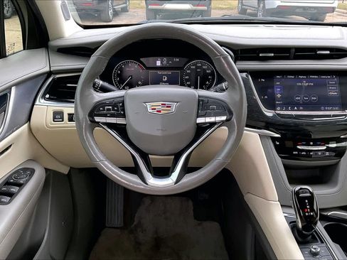 Used 2020 Cadillac XT6 Premium Luxury image 5