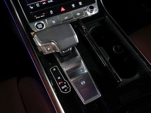 Used 2025 Audi A8 L 3.0T w/ Executive Package image 16