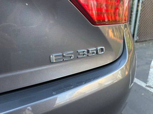 Used 2013 Lexus ES 350 w/ Luxury Pkg image 35