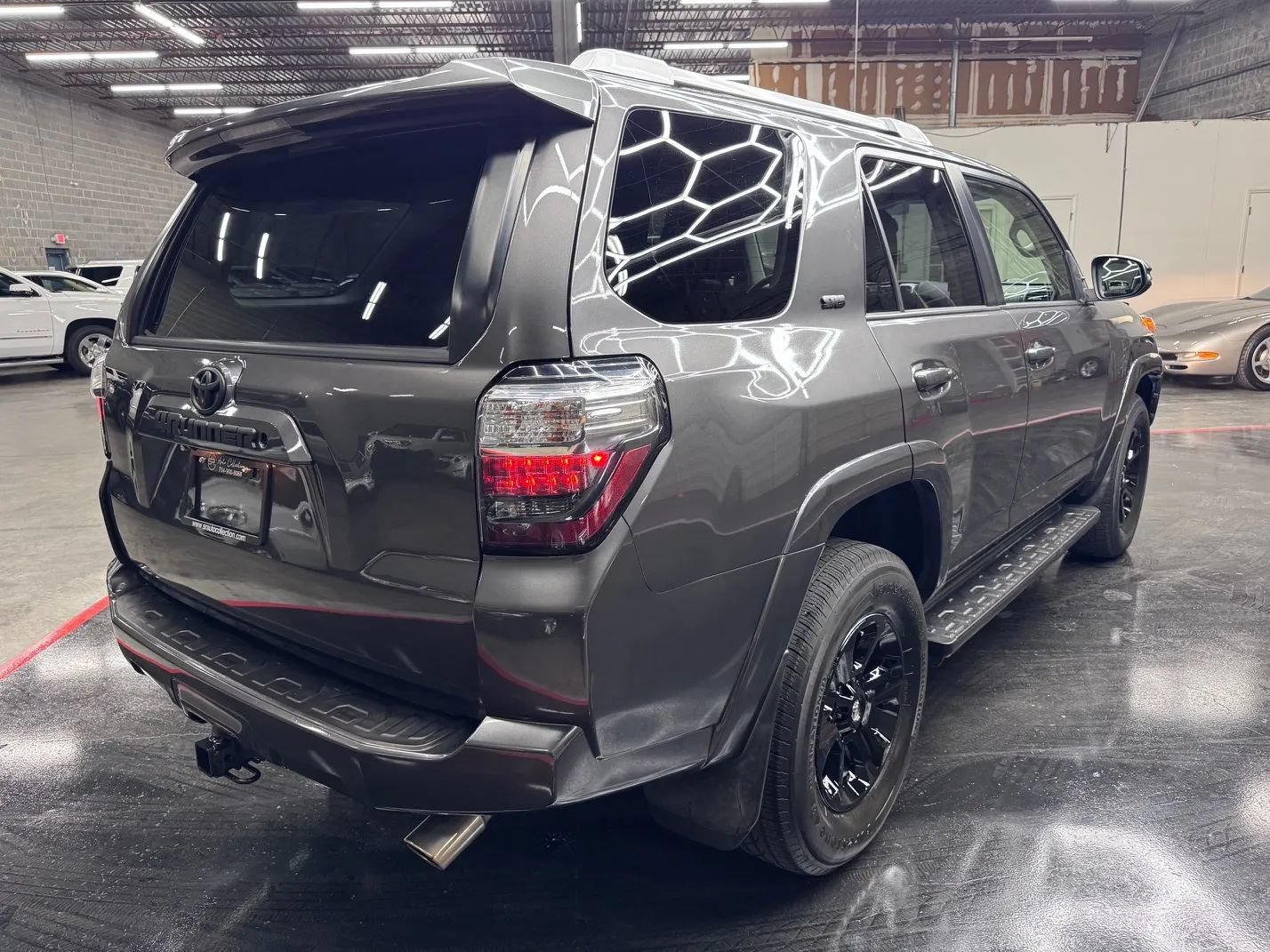 Used 2016 Toyota 4Runner SR5 Premium AWD/4WD image 3