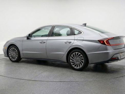 Used 2025 Hyundai Sonata SEL FWD image 6
