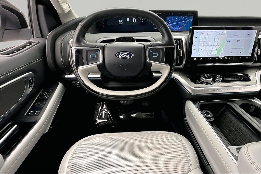 Certified 2025 Ford Expedition Max Platinum AWD/4WD image 5