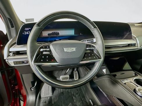 New 2026 Cadillac Vistiq Sport w/ LPO, Floor Liner Package image 7