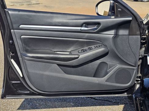 Used 2022 Nissan Altima 2.5 SV image 14