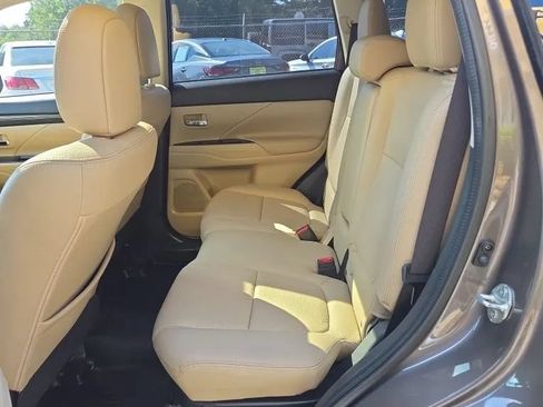 Used 2016 Mitsubishi Outlander SEL FWD image 10