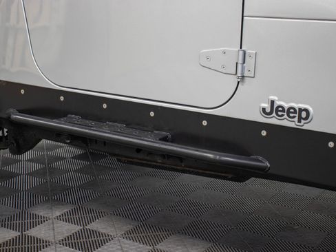 Used 2006 Jeep Wrangler Unlimited w/ Security Group AWD/4WD image 13