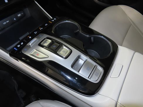 Used 2024 Hyundai Tucson Limited image 32