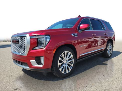 Used 2021 GMC Yukon Denali w/ Denali Ultimate Package AWD/4WD image 2
