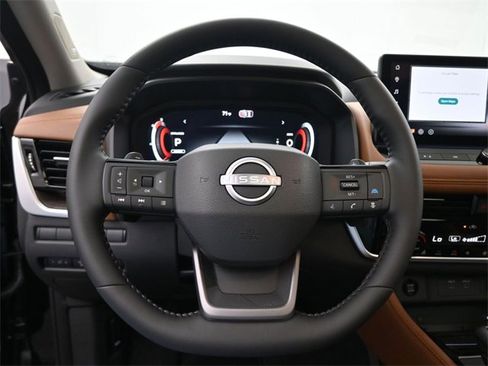 New 2026 Nissan Rogue Platinum w/ Platinum Premium Package image 2