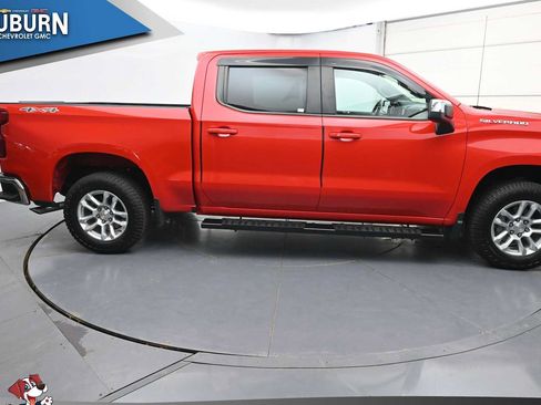 Used 2023 Chevrolet Silverado 1500 LT AWD/4WD image 17
